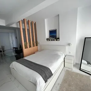 Modern 1-bedroom In The Center Apartment